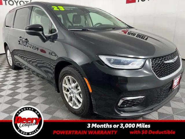 2023 Chrysler Pacifica Touring L for sale in Cedar Falls, IA