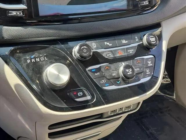2021 Chrysler Pacifica Touring L