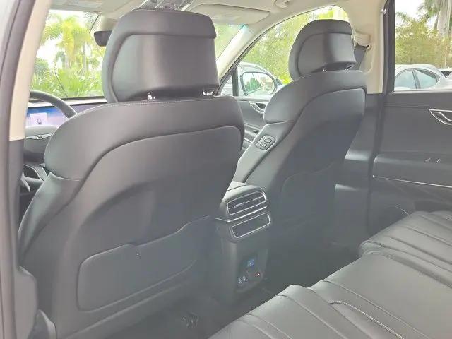 2027 Genesis GV80 2.5T Select