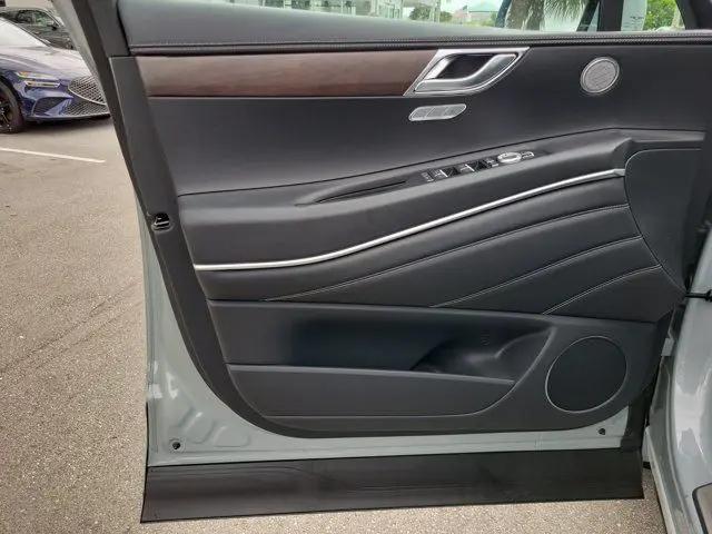 2027 Genesis GV80 2.5T Select