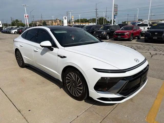 2026 Hyundai Sonata Hybrid Limited for sale in Bloomington, IL
