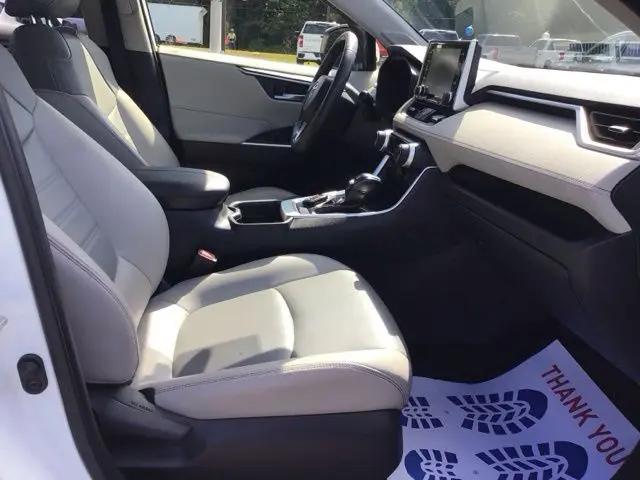 2019 Toyota RAV4 XLE Premium