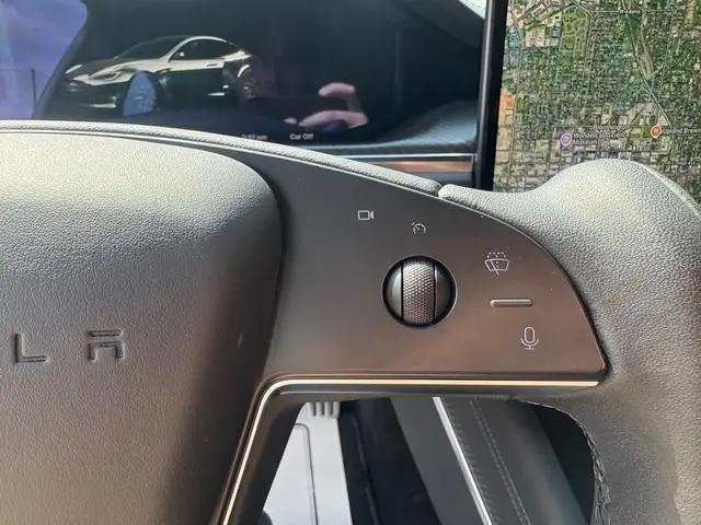 2022 Tesla Model S Plaid Tri Motor All-Wheel Drive