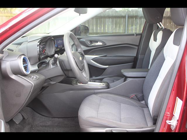 2025 Chevrolet Trax FWD LS