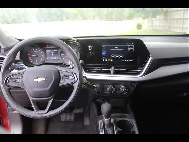 2025 Chevrolet Trax FWD LS