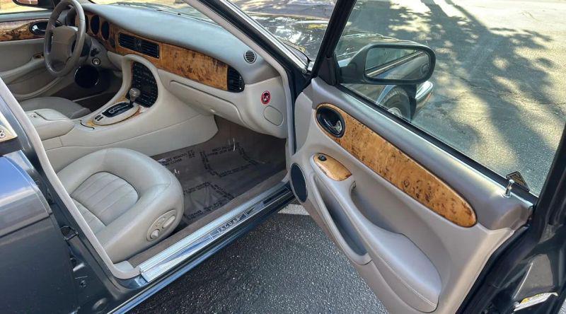 2001 Jaguar XJ XJ8