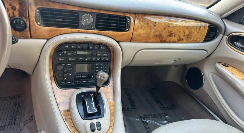 2001 Jaguar XJ XJ8