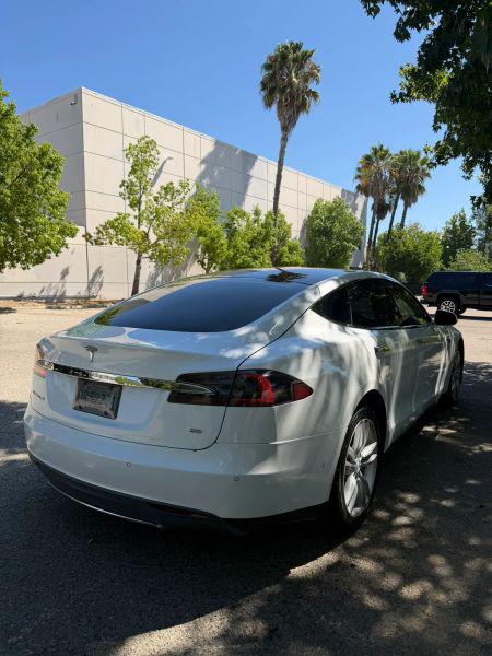 2014 Tesla Model S 85D
