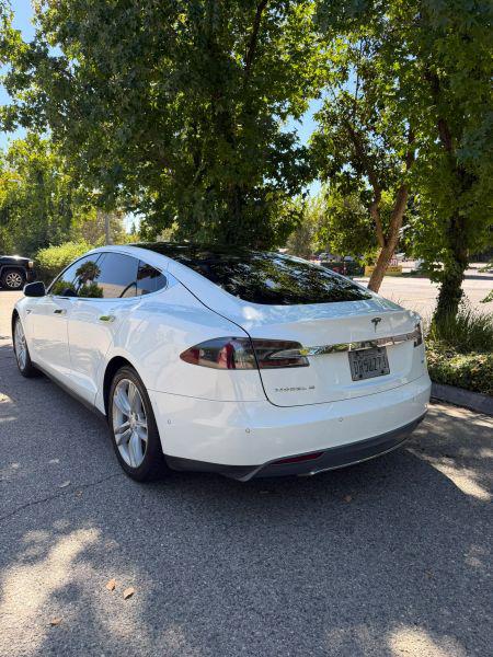 2014 Tesla Model S 85D