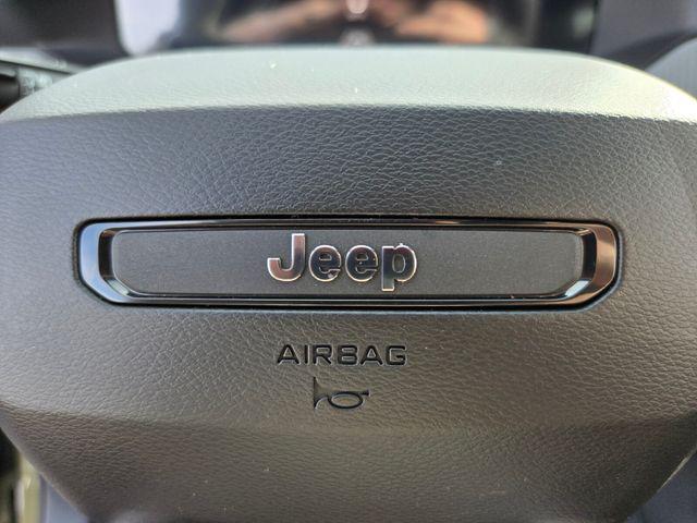 2026 Jeep Cherokee Laredo 4x4