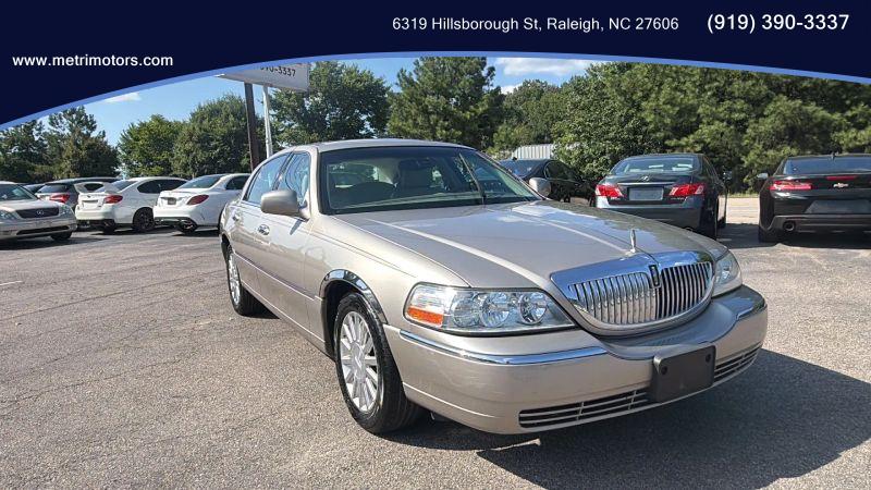 2003 Lincoln Town Car Signature for sale in Raleigh, NC