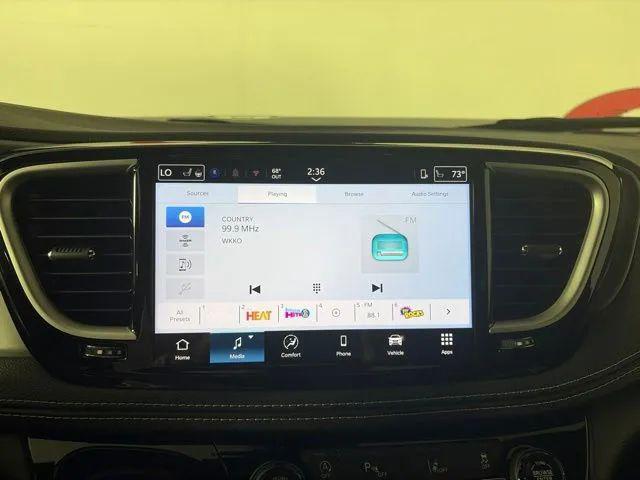 2027 Chrysler Pacifica Select