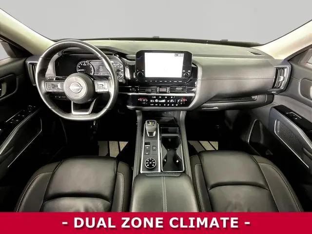 2025 Nissan Pathfinder SL 4WD