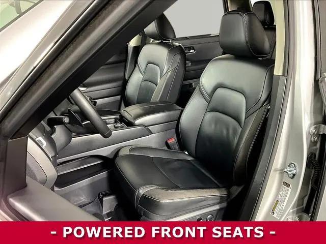 2025 Nissan Pathfinder SL 4WD