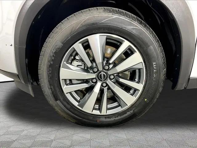 2025 Nissan Pathfinder SL 4WD