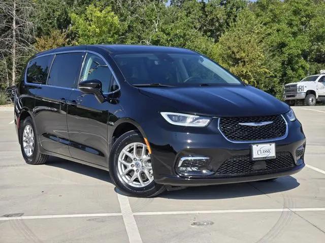2024 Chrysler Pacifica Touring L for sale in Denison, TX