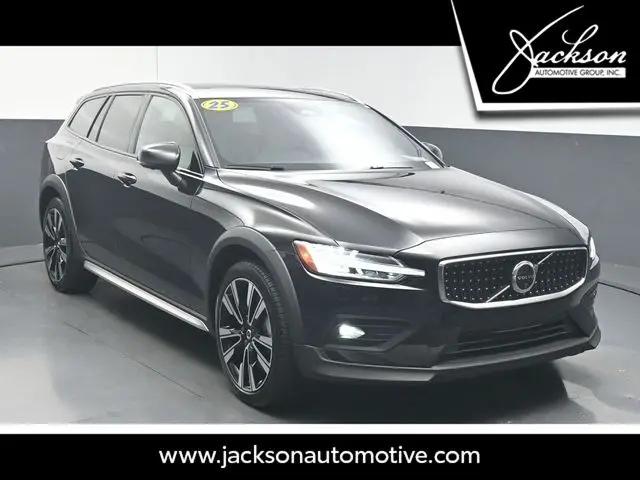 2025 Volvo V60 Cross Country Ultra, B5 AWD Gas mild hybrid for sale in Macon, GA