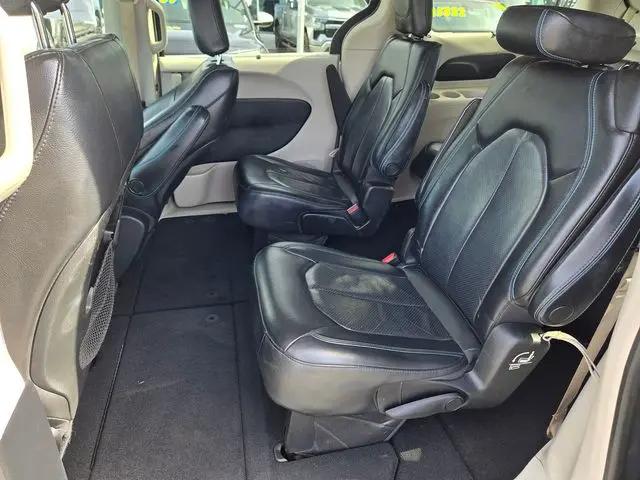 2021 Chrysler Pacifica Touring L