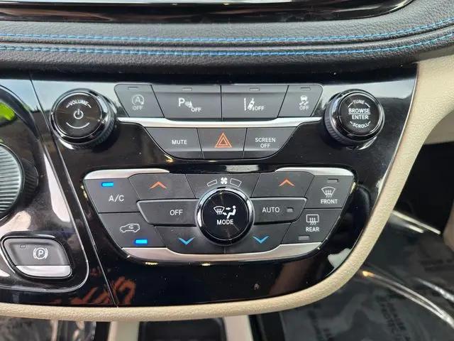 2021 Chrysler Pacifica Touring L