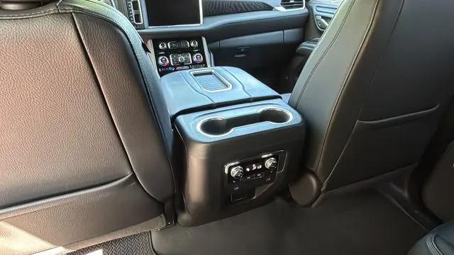 2023 GMC Yukon 4WD Denali