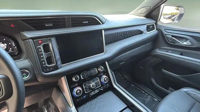 2023 GMC Yukon 4WD Denali