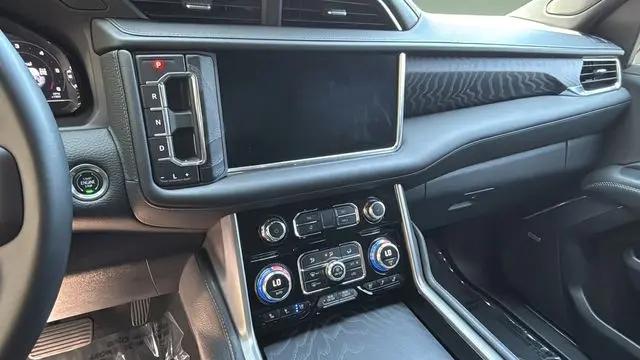 2023 GMC Yukon 4WD Denali