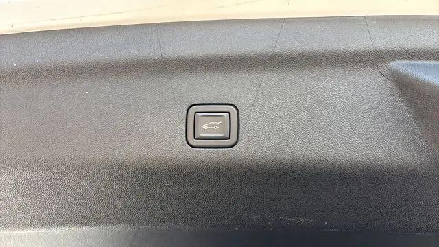 2023 GMC Yukon 4WD Denali