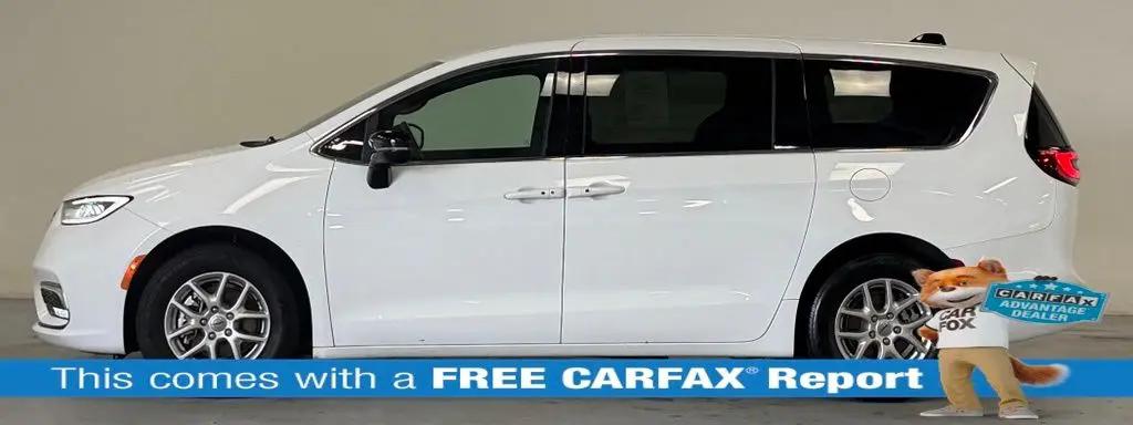 2024 Chrysler Pacifica Touring