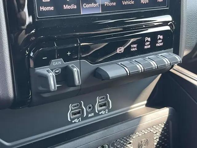 2026 Ram 2500 Big Horn Crew Cab 4x4 64 Box