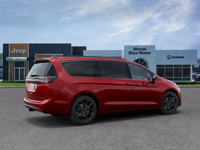 2027 Chrysler Pacifica Limited