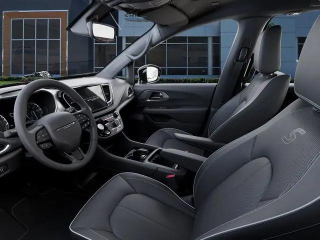 2027 Chrysler Pacifica Limited