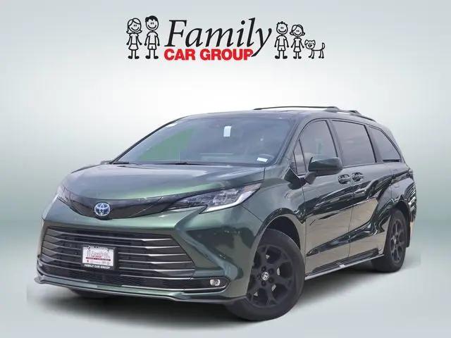 2025 Toyota Sienna Woodland Edition for sale in Burleson, TX