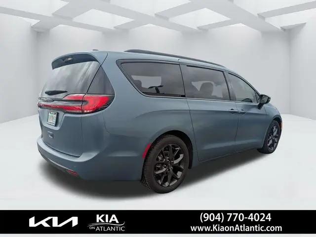 2024 Chrysler Pacifica Limited