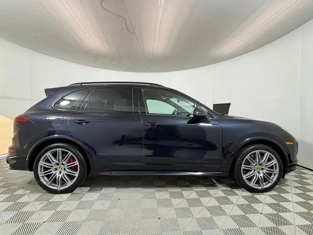 2016 Porsche Cayenne GTS
