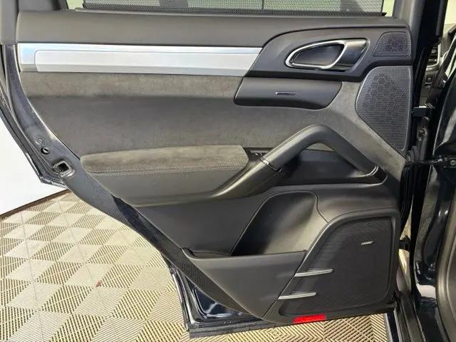 2016 Porsche Cayenne GTS