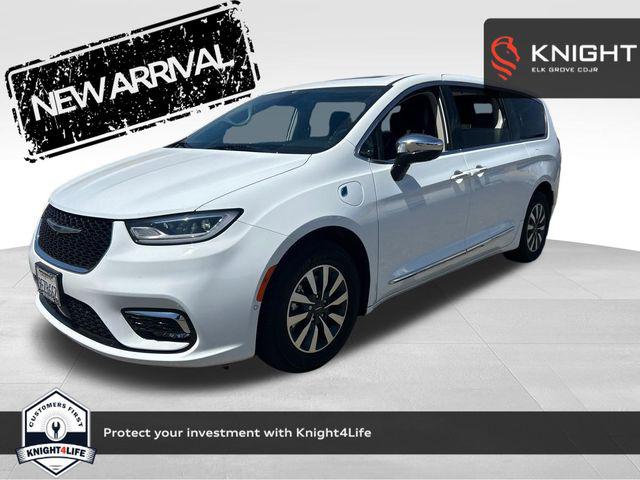 2023 Chrysler Pacifica Hybrid Limited for sale in Elk Grove, CA