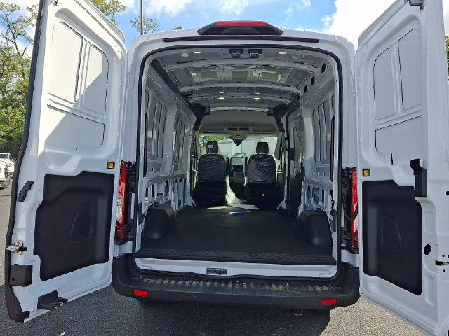 2026 Ford Transit Cargo Van T-250 148 Med Rf 9150 GVWR RWD