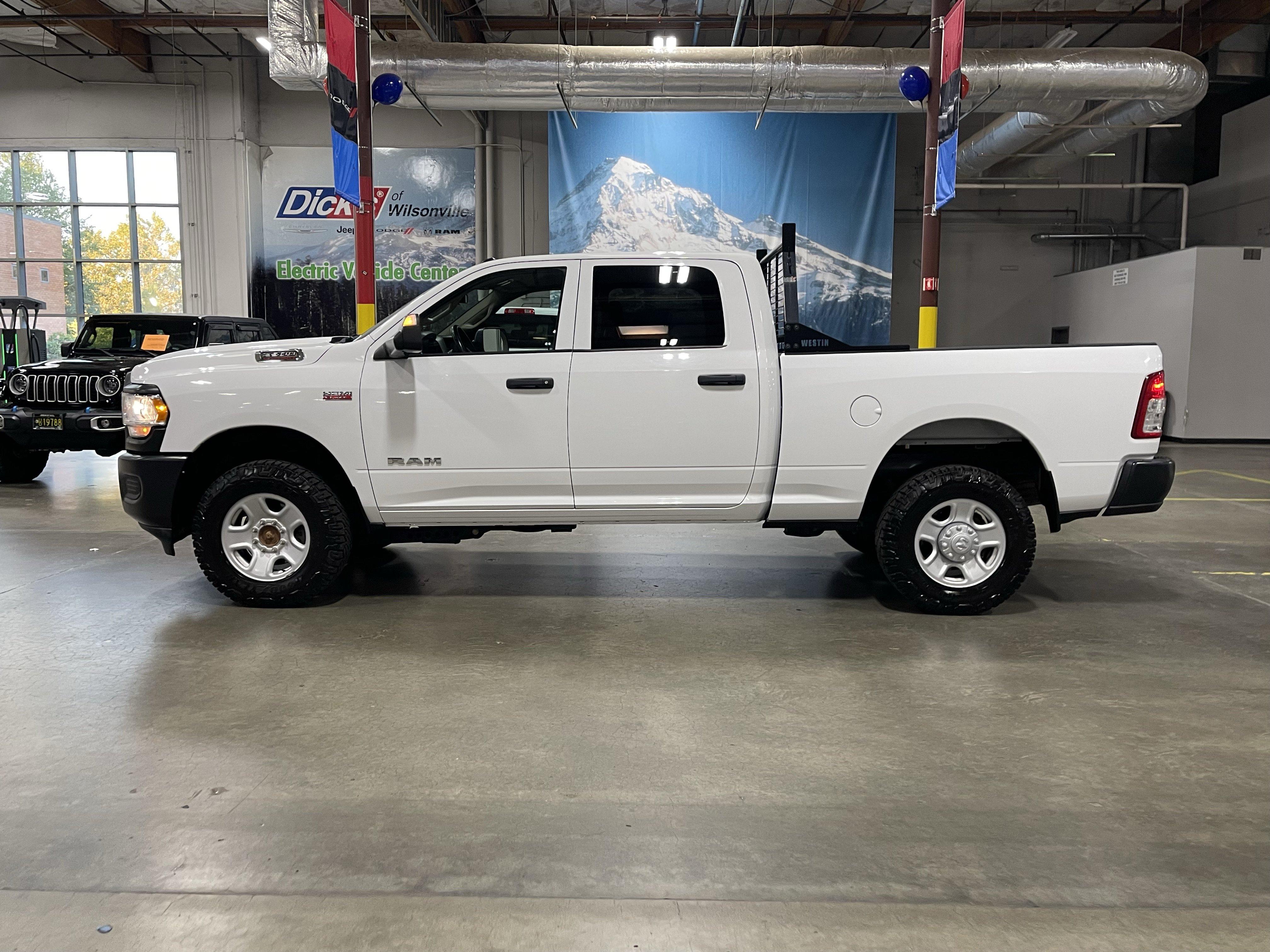 3C6UR5CJ3LG167050