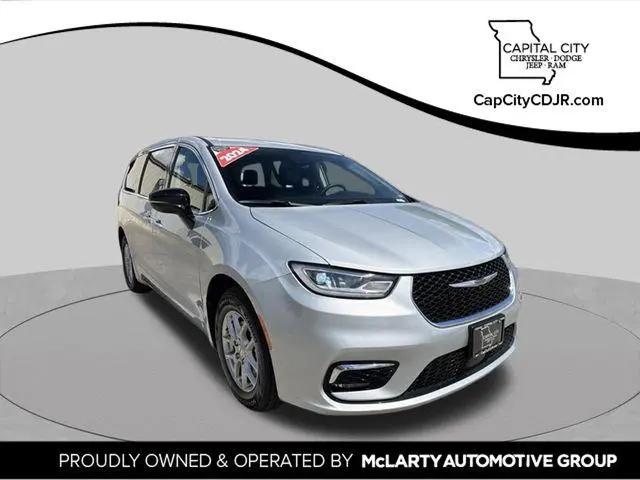 2024 Chrysler Pacifica Touring L for sale in Jefferson City, MO