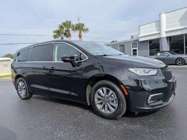 2024 Chrysler Pacifica Hybrid Select for sale in Daytona Beach, FL