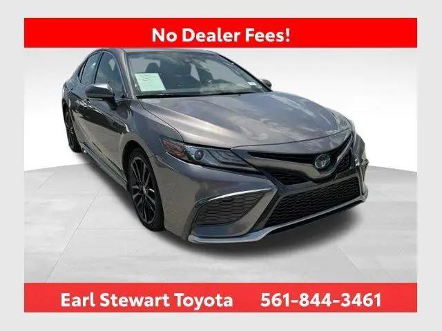 2022 Toyota Camry XSE Hybrid for sale in Lake Park, FL