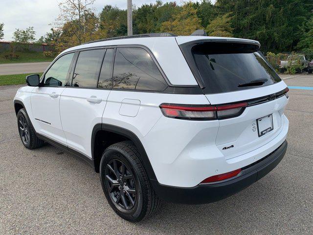 2027 Jeep Grand Cherokee GRAND CHEROKEE LAREDO ALTITUDE 4X4