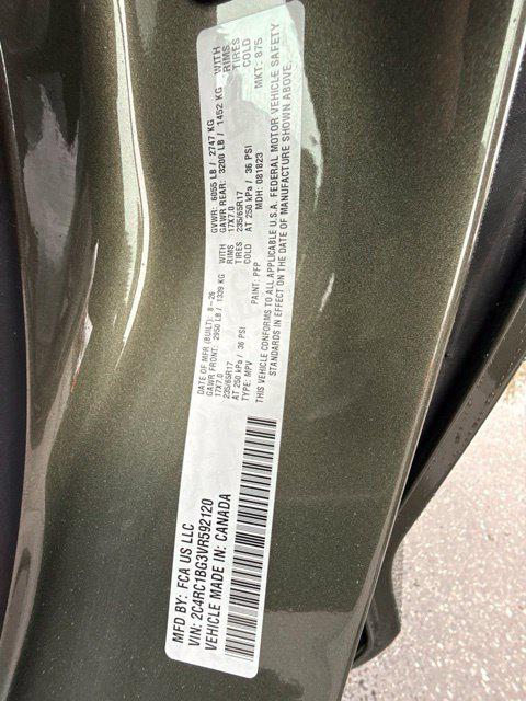 2027 Chrysler Pacifica Select