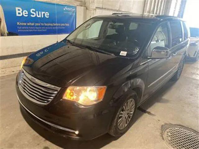 2016 Chrysler Town & Country Touring-L Anniversary Edition for sale in Topeka, KS
