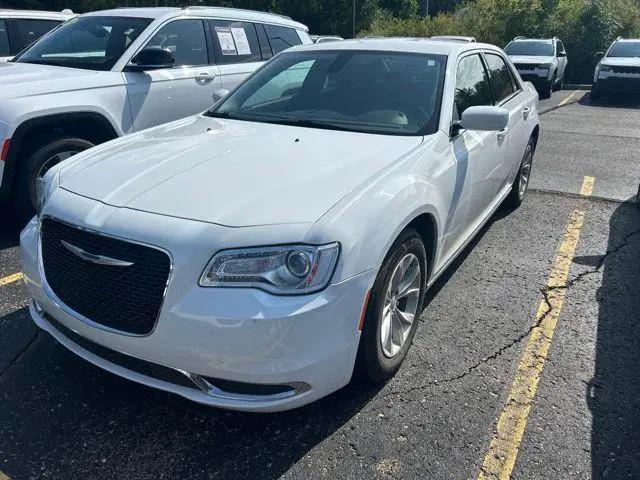2021 Chrysler 300 Touring for sale in Fenton, MI