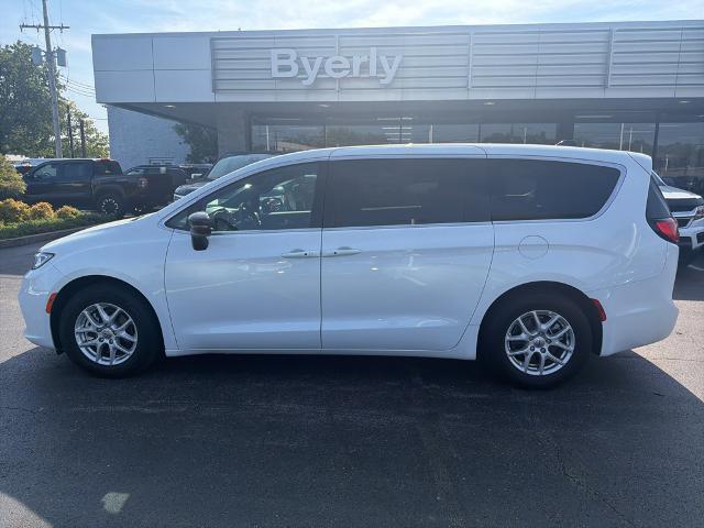 2025 Chrysler Pacifica Select for sale in Louisville, KY