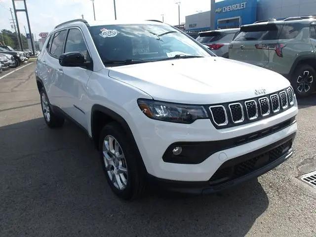 2023 Jeep Compass Latitude Lux FWD for sale in Butler, PA