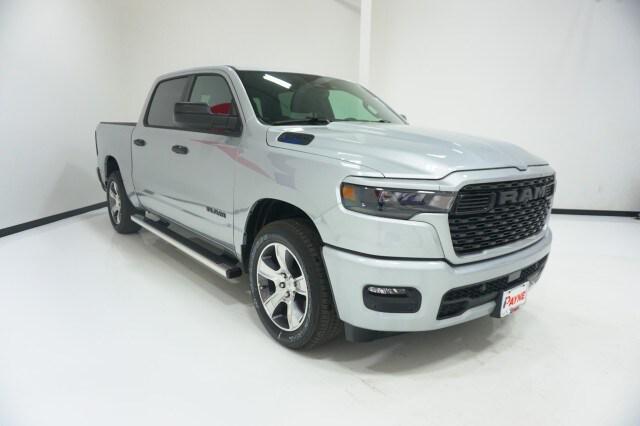 2026 RAM 1500 Express Crew Cab 4x2 57 Box