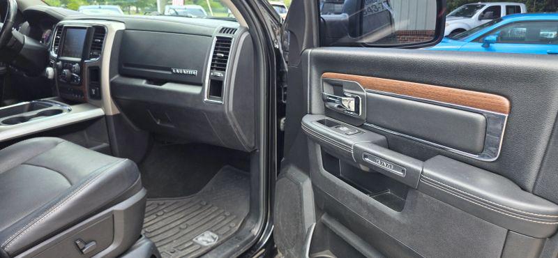 2017 Ram 1500 Laramie Crew Cab 4x4 57 Box