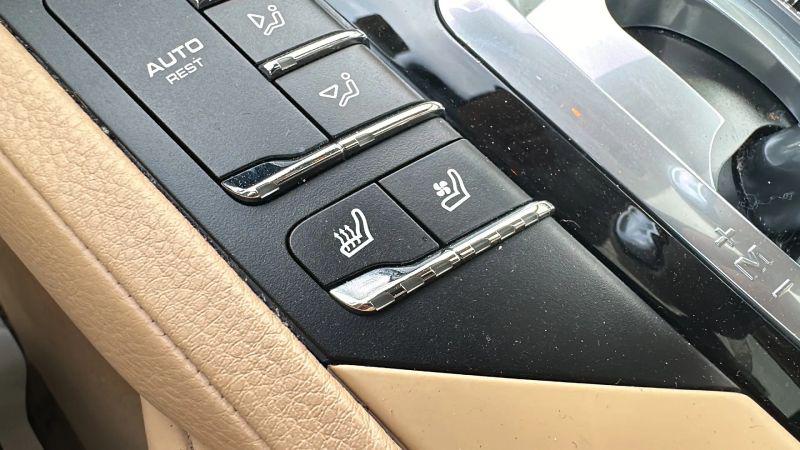 2014 Porsche Cayenne Base